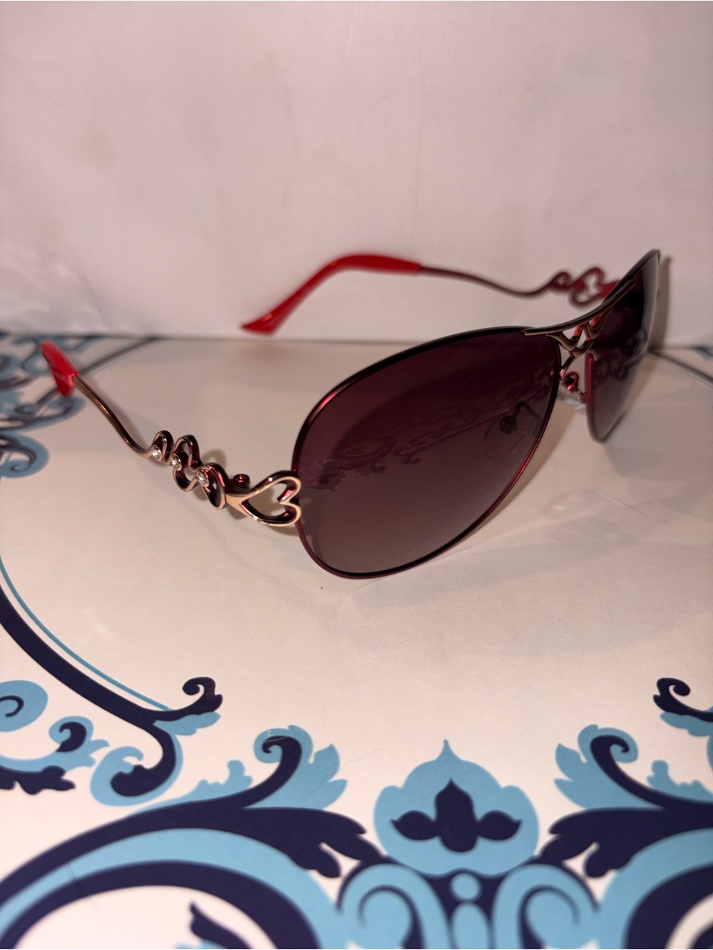 New Women’s Red Heart-Accent Sunglasses
